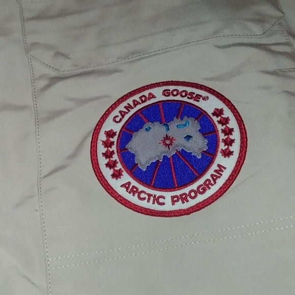 Canada Goose jacket - Picture 3 of 4